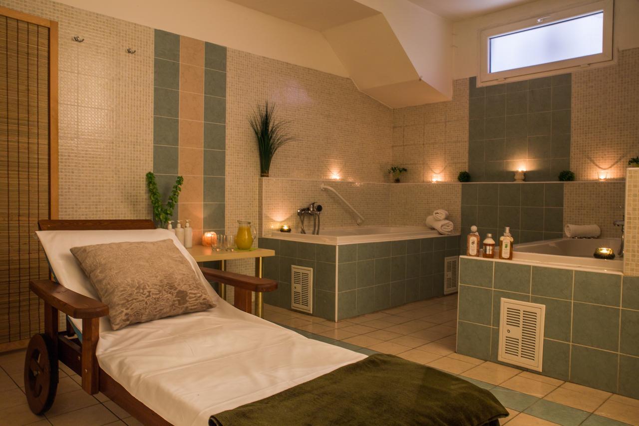 Resort Lesni Lazne Zvánovice Екстериор снимка